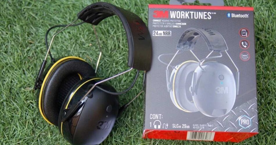 3M WorkTunes Connect Bluetooth headset and original packaging