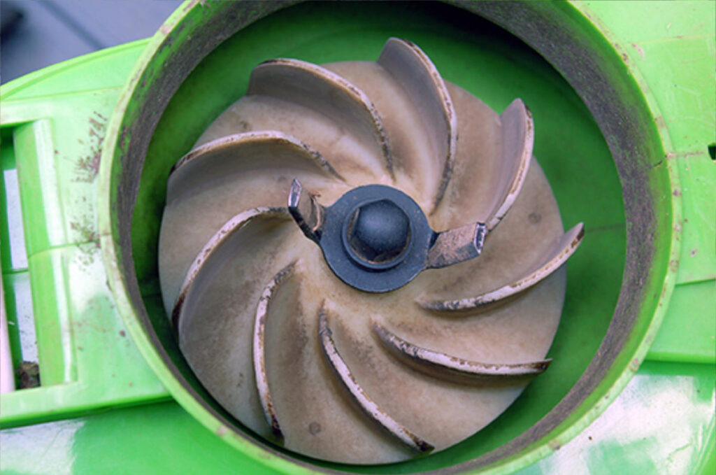 Greenworks 40V leaf blower internal mulching blades